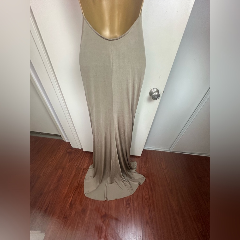 ABYSS BY ABBY Goldish/Champagne Built In Under Layer HiSlit Halter Neck Dress XS - Picture 6 of 16